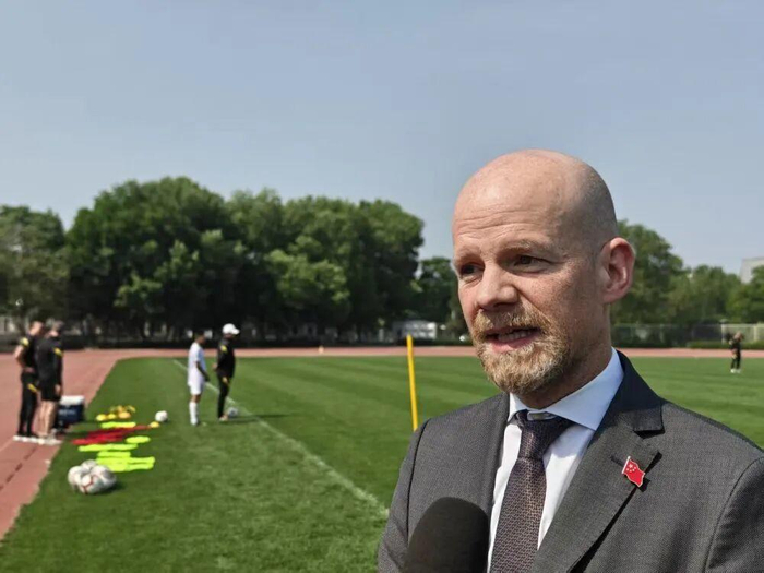Kaiyun Sports-开云体育-国际足联官员到访中国,世界杯转播权报价暴跌超五成含打包方案|格拉夫斯特伦|u17世界杯|中国男足|中国足协|女足_新浪新闻